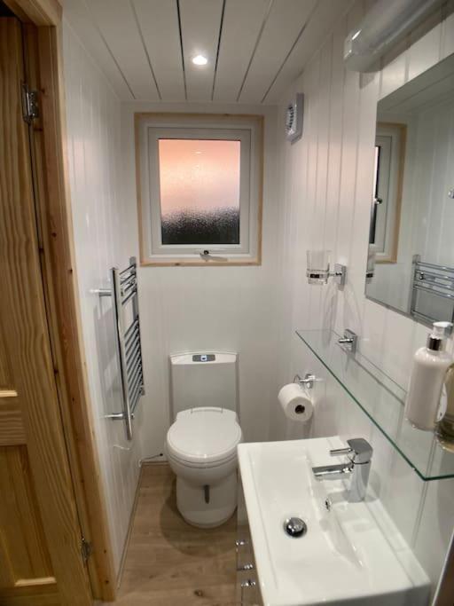The Ashmere Tiny House Coldingham Экстерьер фото